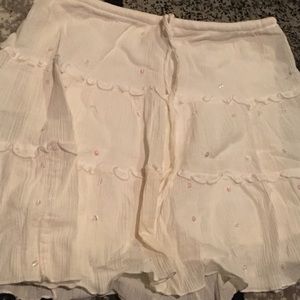 White mini skirt with sequence